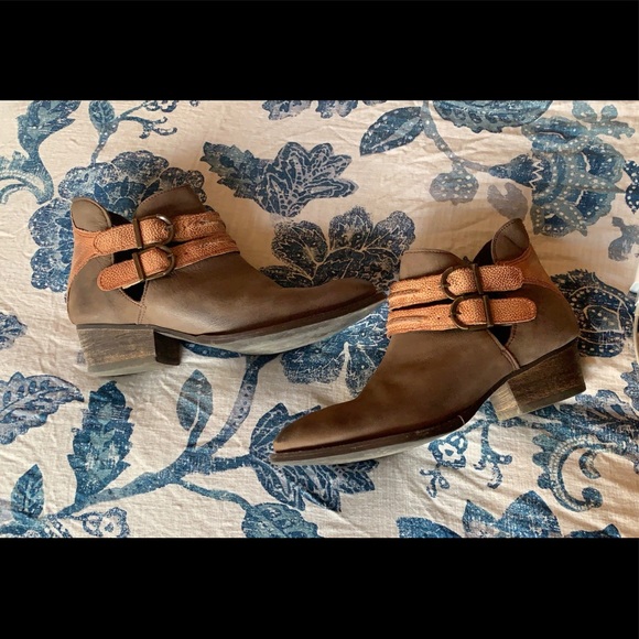 REBEL booties - Picture 2 of 2